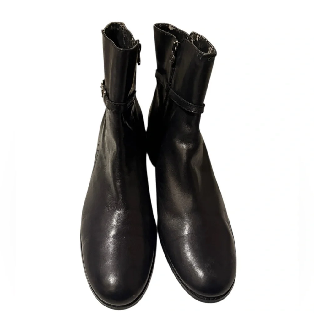 Etienne Aigner Carriage ankle boot in black leather Elegant Ankle Boots